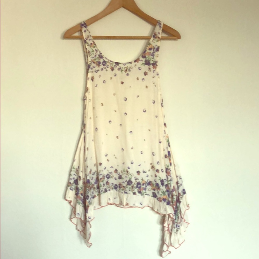SOLD - FREE PEOPLE - Creme floral top with small pockets